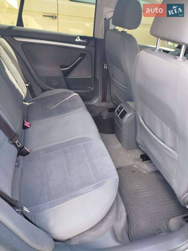 Седан Volkswagen Jetta 2005 в Гайсине
