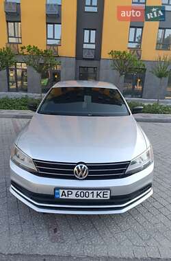 Седан Volkswagen Jetta 2015 в 