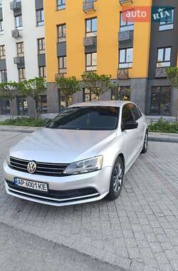 Седан Volkswagen Jetta 2015 в 