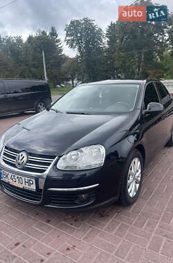 Седан Volkswagen Jetta 2010 в Рівному