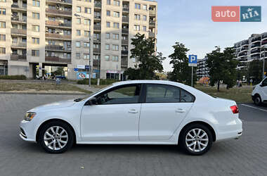 Седан Volkswagen Jetta 2015 в 