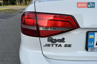 Седан Volkswagen Jetta 2015 в 
