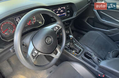 Седан Volkswagen Jetta 2018 в 