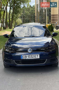 Седан Volkswagen Jetta 2013 в Чернігові