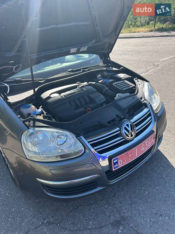 Седан Volkswagen Jetta 2006 в Запоріжжі