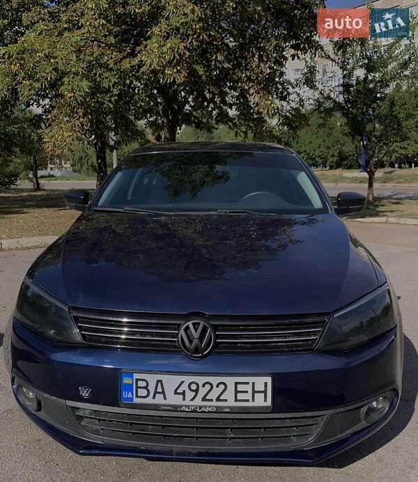 Седан Volkswagen Jetta 2012 в 