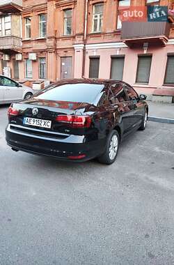 Седан Volkswagen Jetta 2016 в 