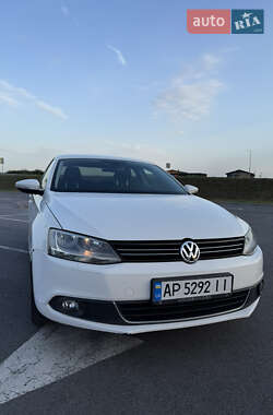 Седан Volkswagen Jetta 2012 в 