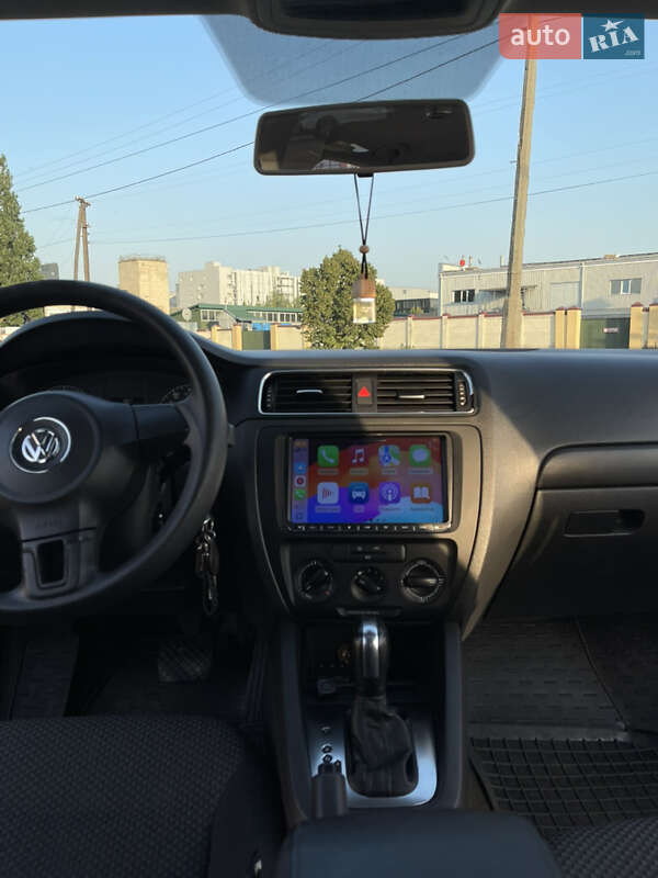 Седан Volkswagen Jetta 2012 в Києві