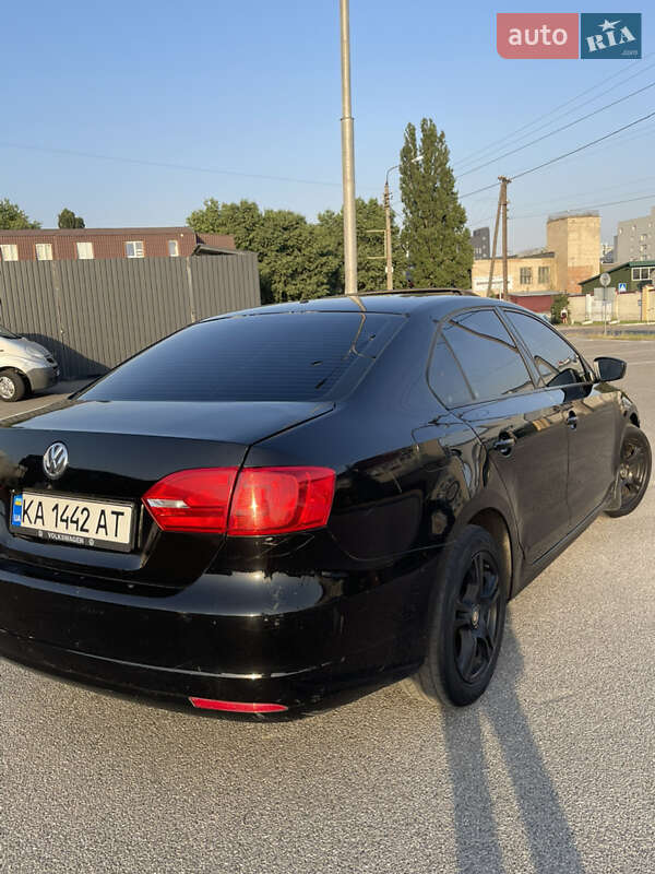 Седан Volkswagen Jetta 2012 в Києві