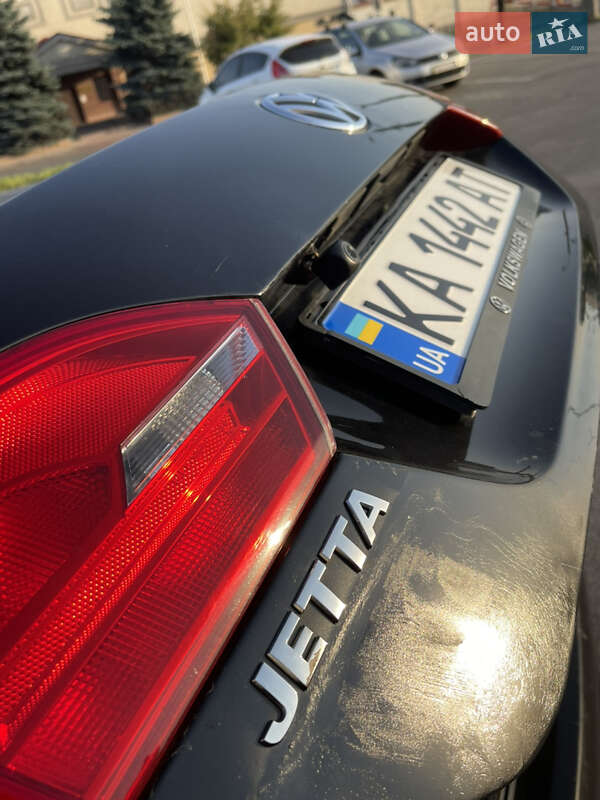 Седан Volkswagen Jetta 2012 в Києві