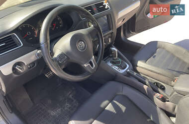 Седан Volkswagen Jetta 2010 в Решетиловке