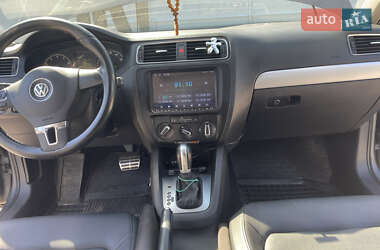 Седан Volkswagen Jetta 2010 в Решетиловке