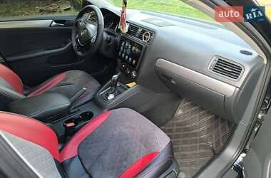 Седан Volkswagen Jetta 2014 в 