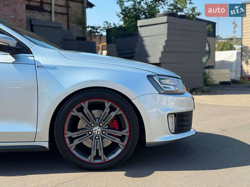 Седан Volkswagen Jetta 2015 в Киеве