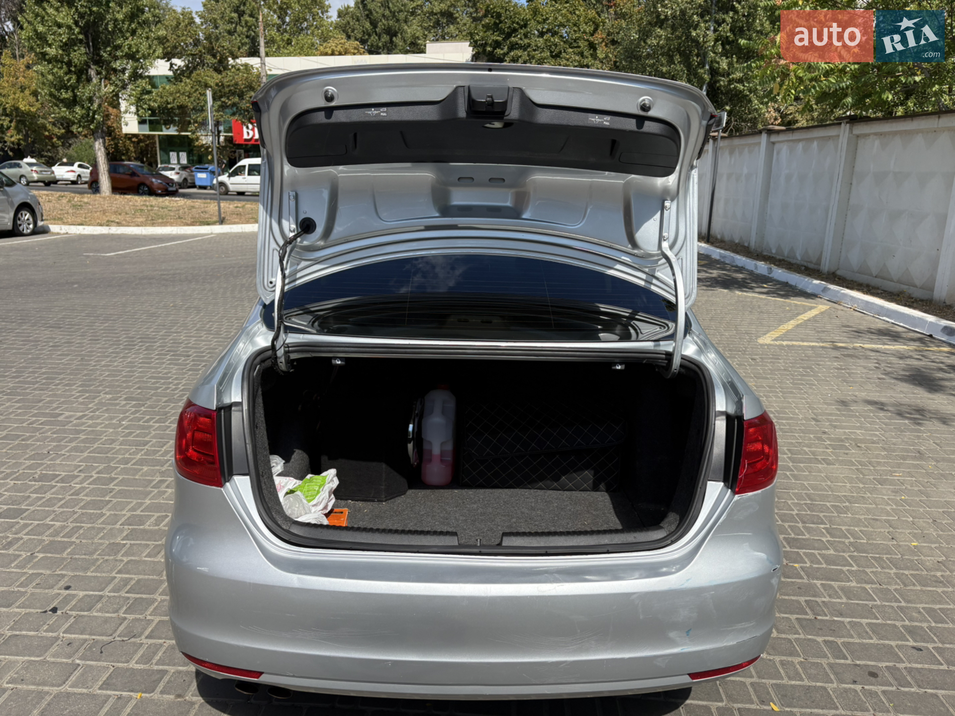 2010 Volkswagen Jetta - мініатюра 20