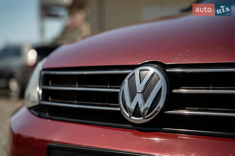 Седан Volkswagen Jetta 2016 в Черновцах