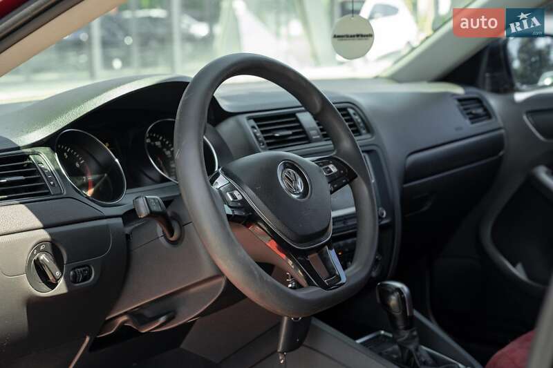 Седан Volkswagen Jetta 2016 в Черновцах