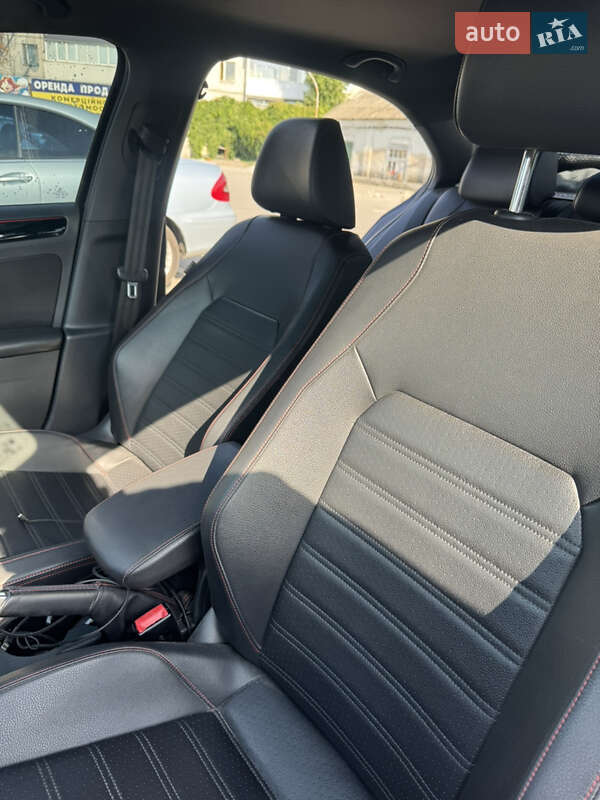 Седан Volkswagen Jetta 2016 в Павлограде