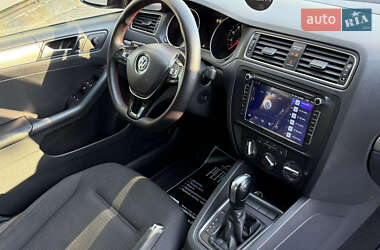 Седан Volkswagen Jetta 2015 в 