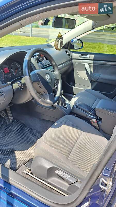 Седан Volkswagen Jetta 2005 в Вінниці