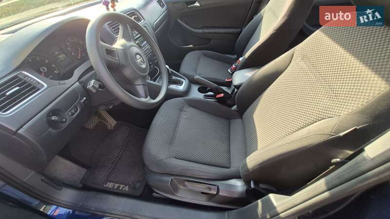 Седан Volkswagen Jetta 2014 в Полтаві