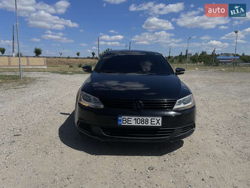 Седан Volkswagen Jetta 2013 в 