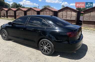 Седан Volkswagen Jetta 2013 в 