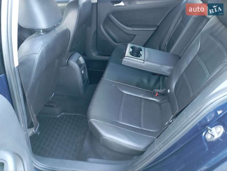 Седан Volkswagen Jetta 2013 в Кривом Роге