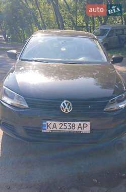Седан Volkswagen Jetta 2011 в  фото 2 Седан Volkswagen Jetta 2011 в