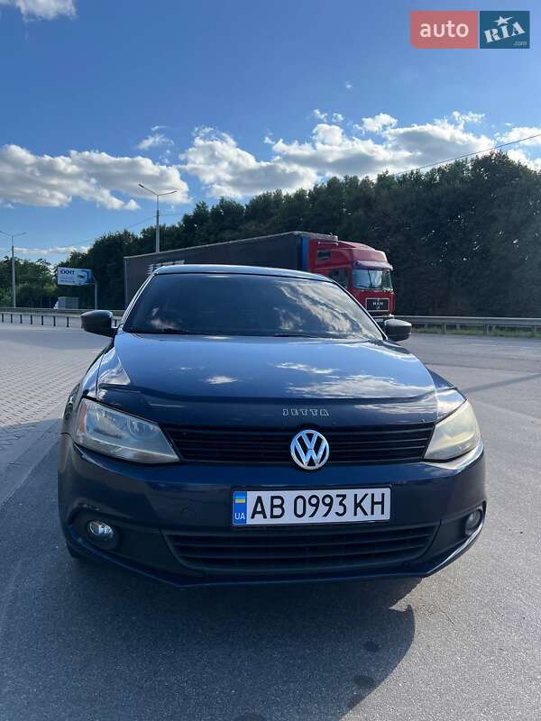Седан Volkswagen Jetta 2013 в Вінниці