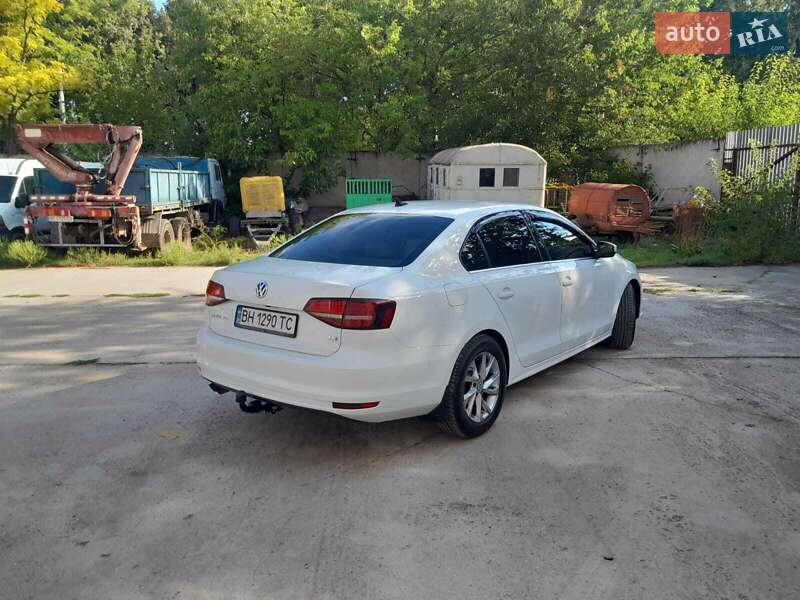 Седан Volkswagen Jetta 2016 в Миколаєві