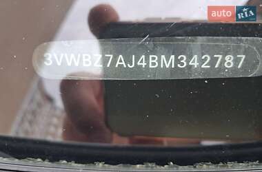 Седан Volkswagen Jetta 2010 в  фото 2 Седан Volkswagen Jetta 2010 в