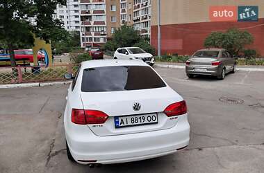 Седан Volkswagen Jetta 2010 в  фото 34 Седан Volkswagen Jetta 2010 в