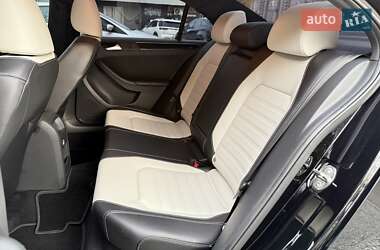Седан Volkswagen Jetta 2015 в 