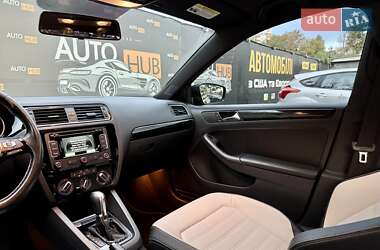 Седан Volkswagen Jetta 2015 в 