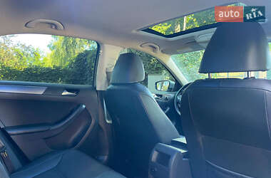 Седан Volkswagen Jetta 2014 в 