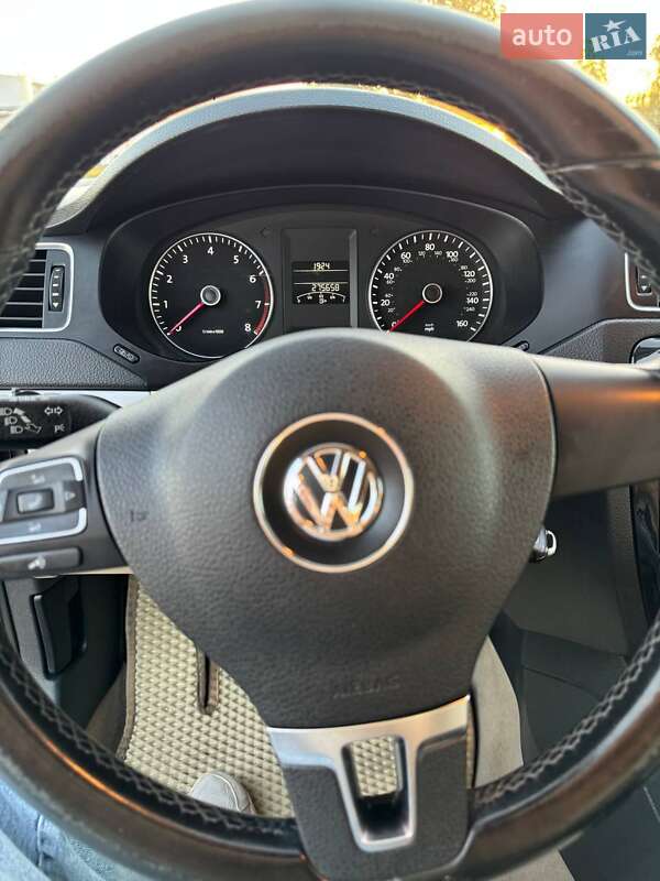Седан Volkswagen Jetta 2014 в Коростене