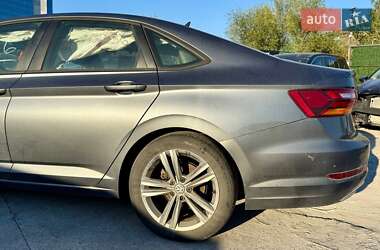 Седан Volkswagen Jetta 2018 в 