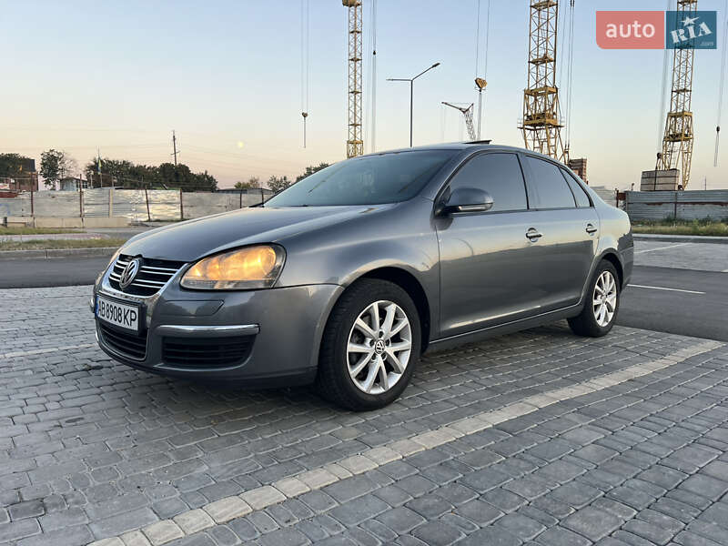 Седан Volkswagen Jetta 2010 в Виннице