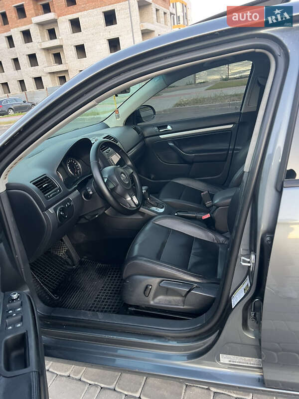 Седан Volkswagen Jetta 2010 в Виннице