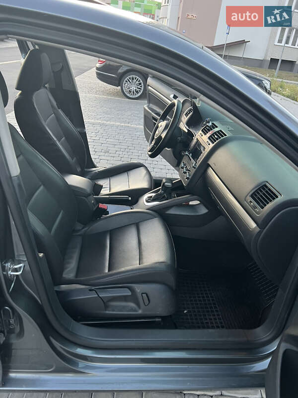 Седан Volkswagen Jetta 2010 в Виннице