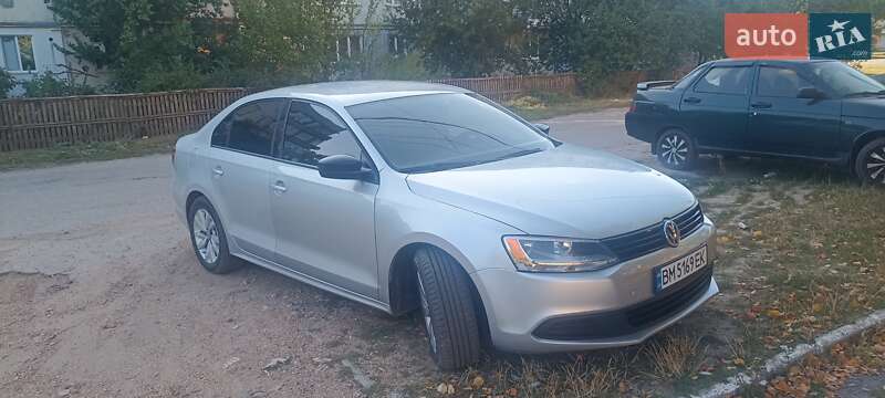 Седан Volkswagen Jetta 2011 в Ромнах