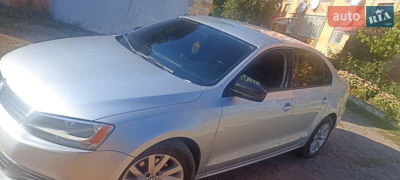 Седан Volkswagen Jetta 2011 в Ромнах