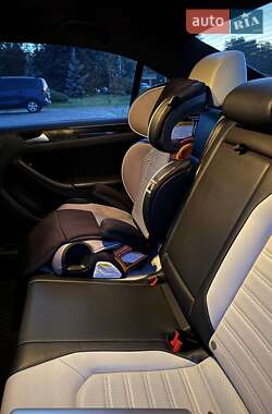 Седан Volkswagen Jetta 2014 в 