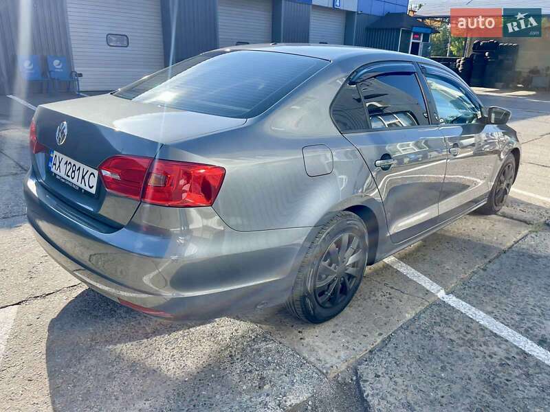 Седан Volkswagen Jetta 2011 в Харькове