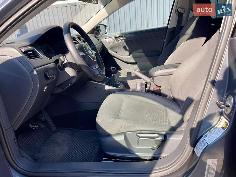 Седан Volkswagen Jetta 2011 в Харькове