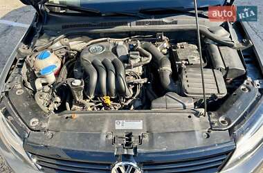 Седан Volkswagen Jetta 2011 в 