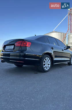 Седан Volkswagen Jetta 2013 в 