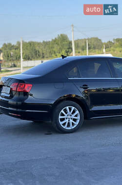 Седан Volkswagen Jetta 2013 в 
